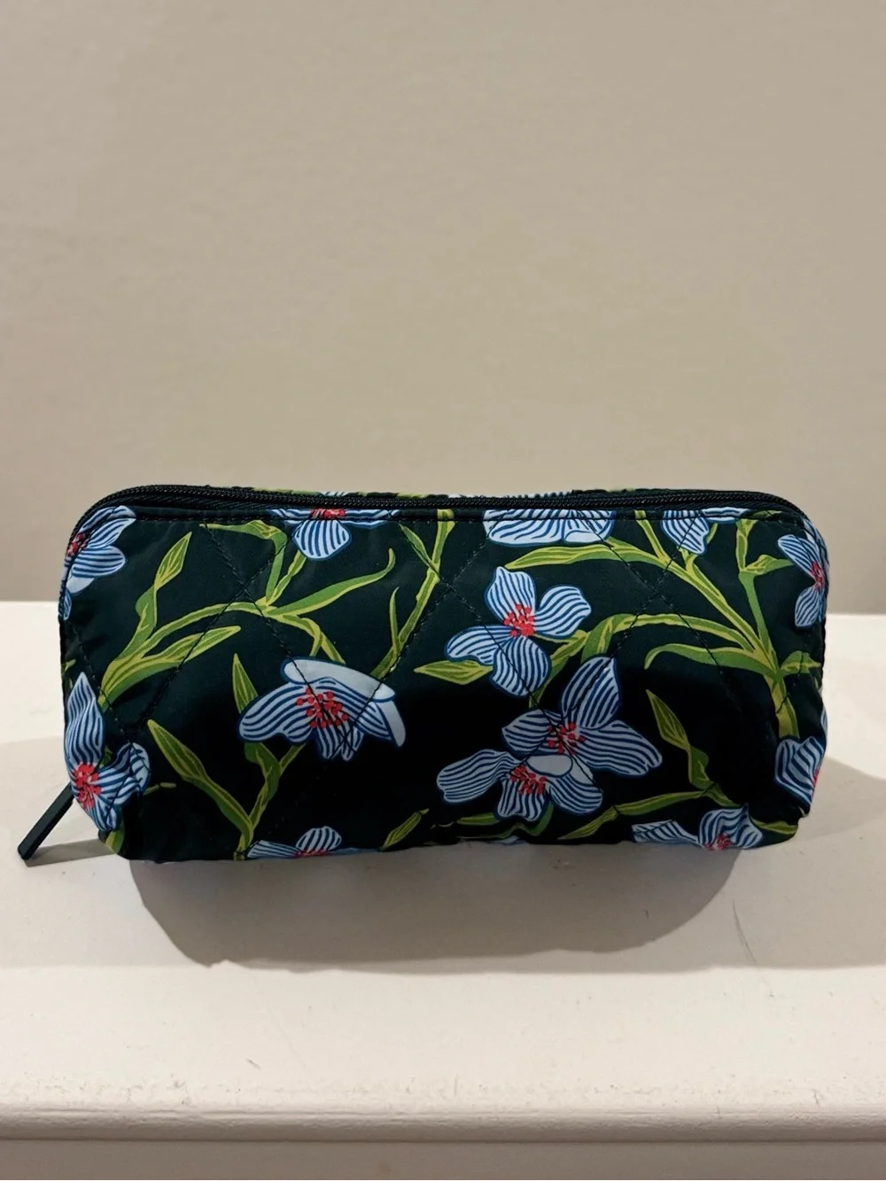 VERA BRADLEY Clear 3 Piece Cosmetic Set in Dark Green with Blue Flowers. NEW !